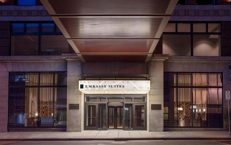 Embassy Suites by Hilton Minneapolis Downtown Entrance