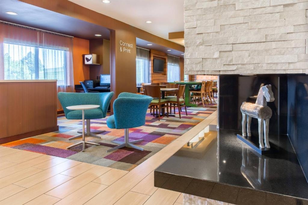 Lounge in Fairfield Inn & Suites by Marriott Sioux Falls