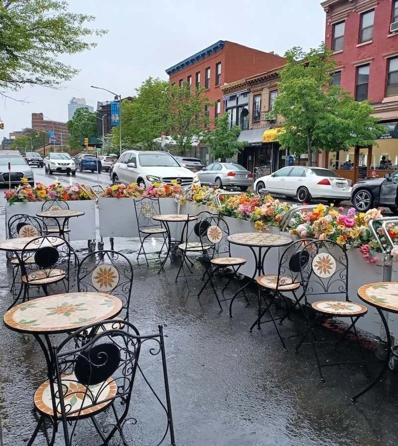 Restaurant outdoor tables in Brooklyn
