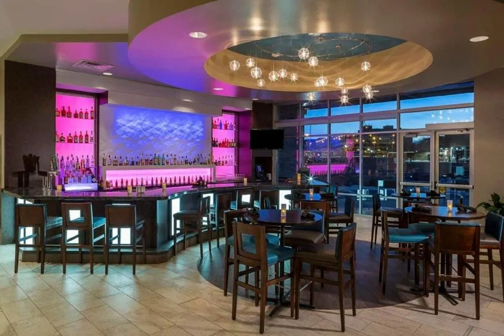 Bar area in Hilton Garden Inn Sioux Falls Downtown