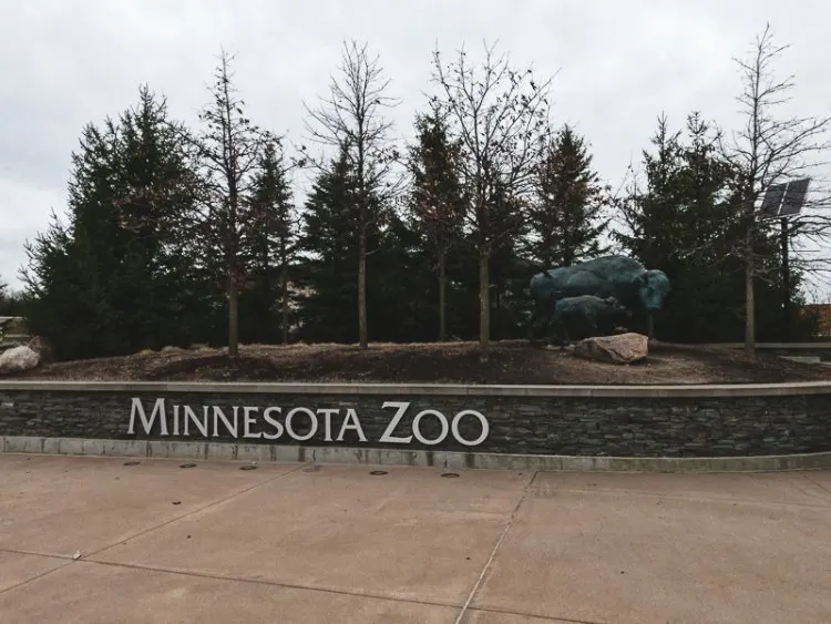 Entrance signage at Minnesota Zoo