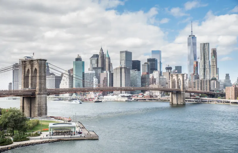 View of Brooklyn Bridge and Manhattan skyline - New York City downtown