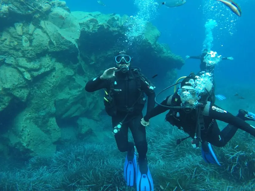 Scuba diving in Santorini